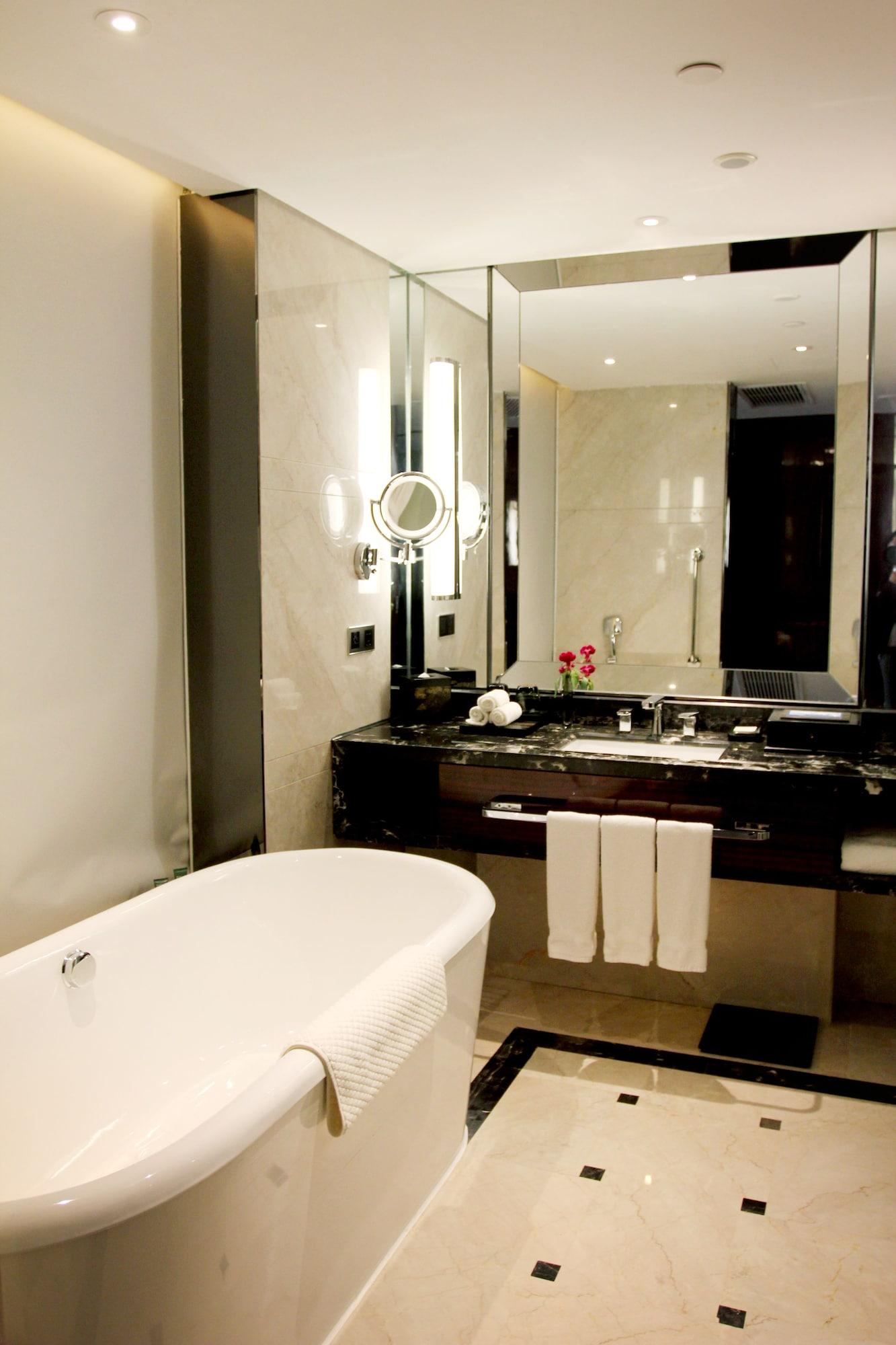 酒店 Hilton - Visit The Lobby Aquarium 5*