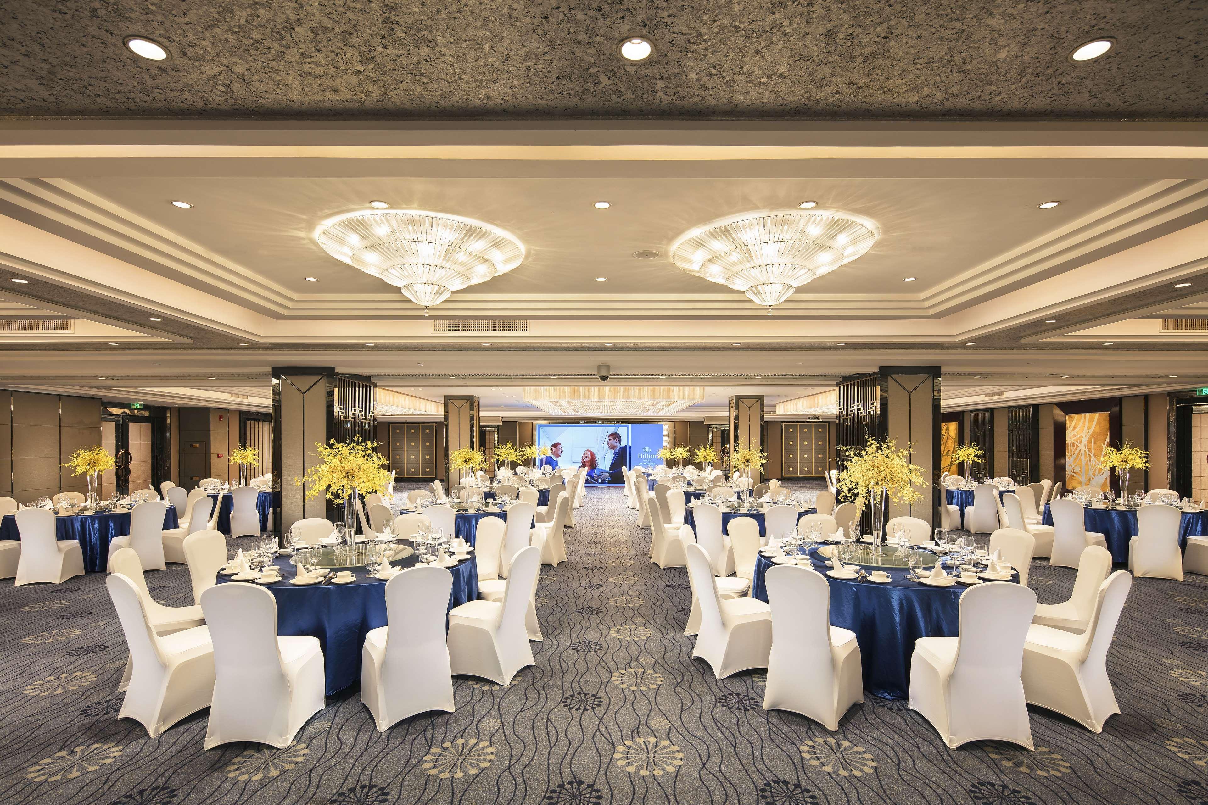 Hotel Hilton - Close To Lecong International Furniture Mall Foshan