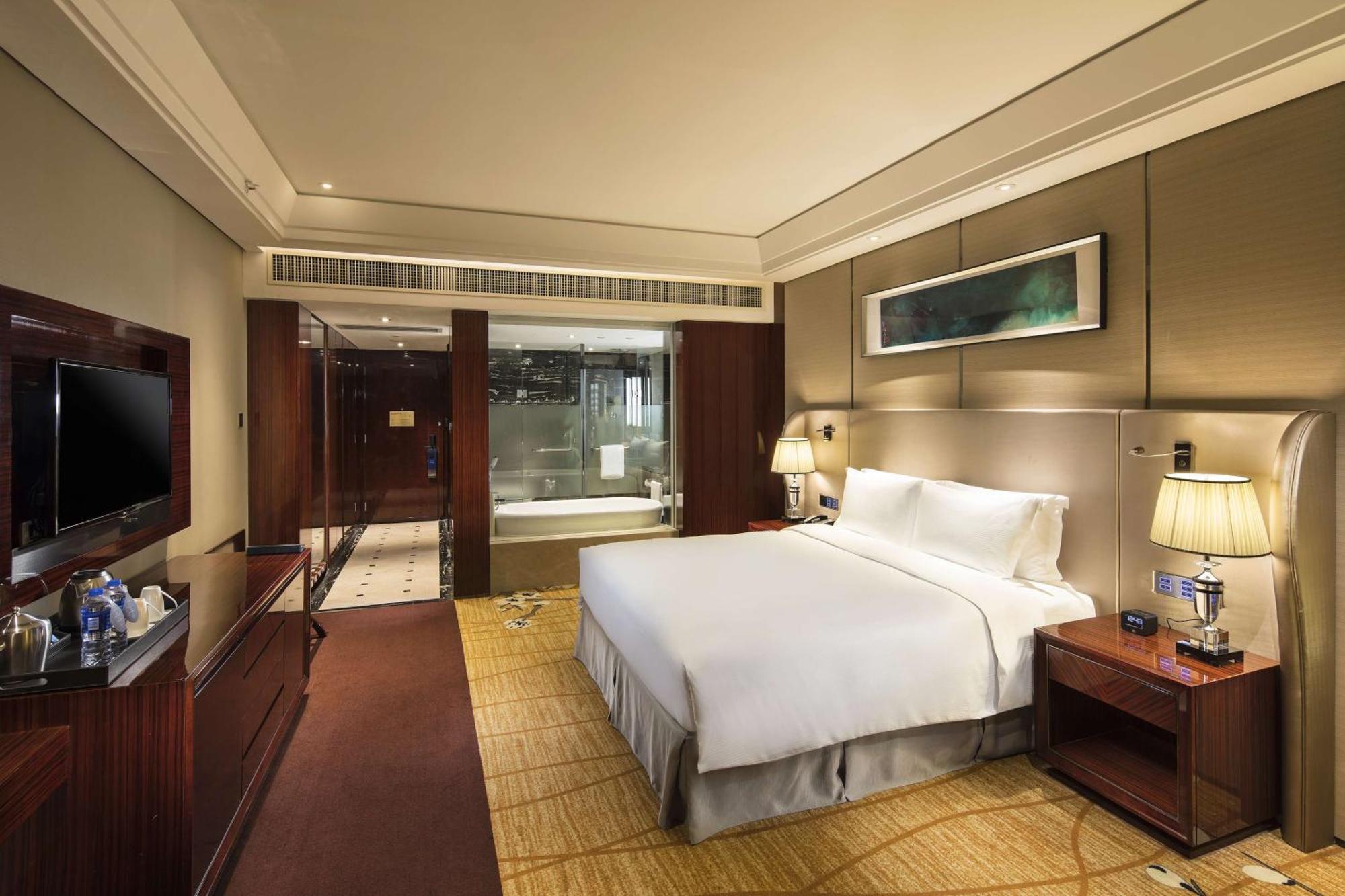 Hilton - Close To Lecong International Furniture Mall 5* Foshan