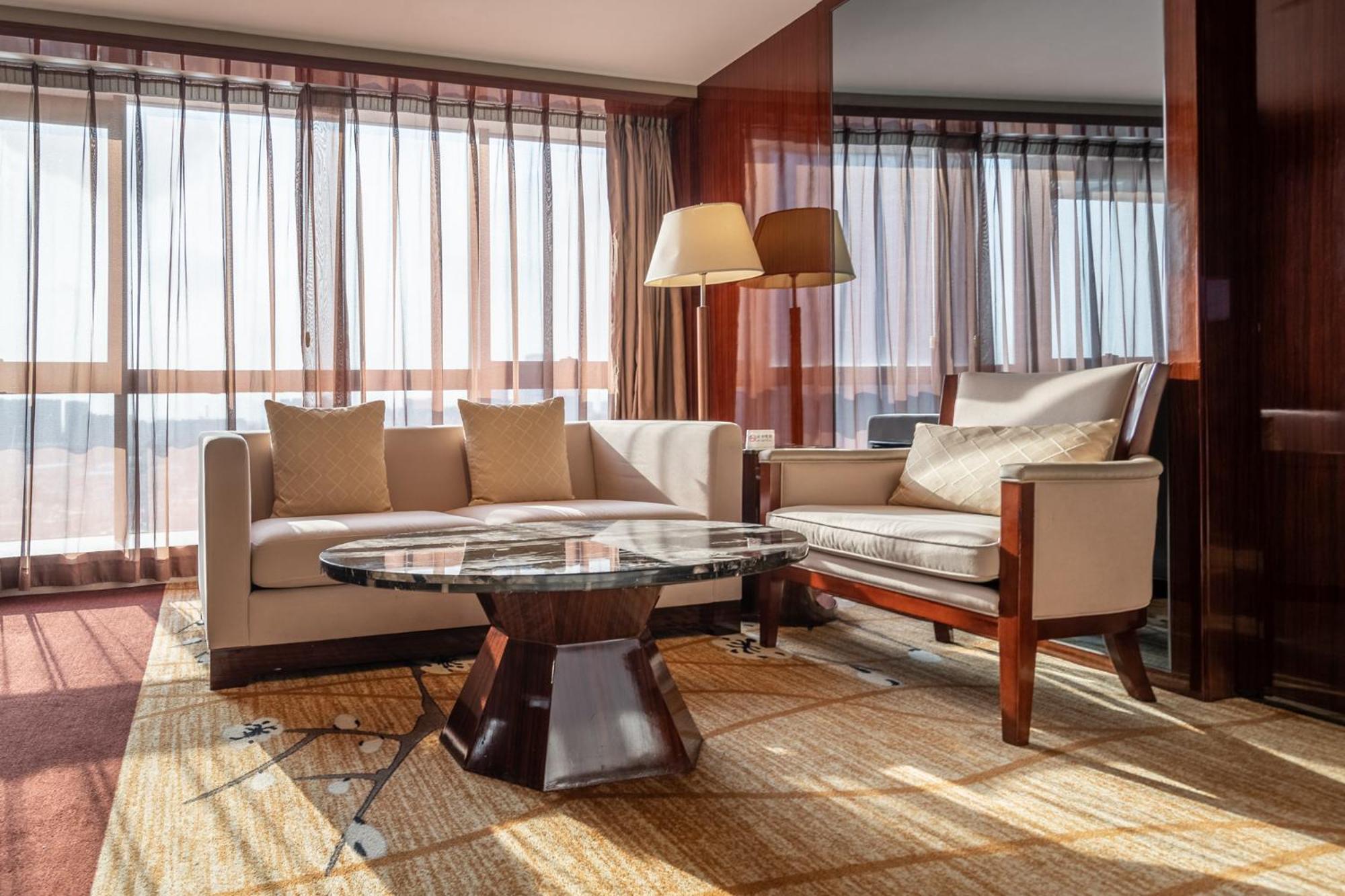 Hotel Hilton - Close To Lecong International Furniture Mall Foshan