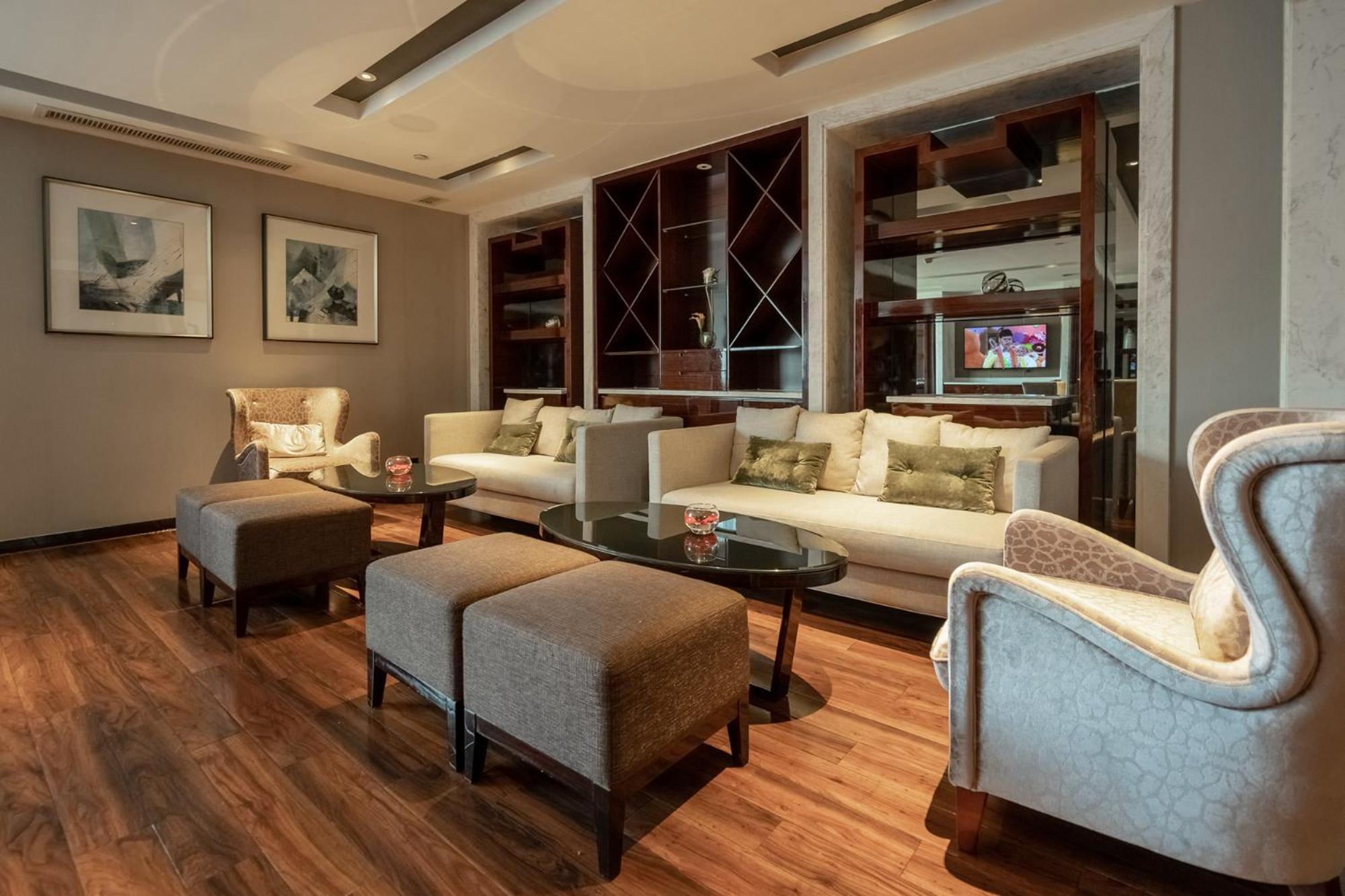 Hilton - Close To Lecong International Furniture Mall 5*