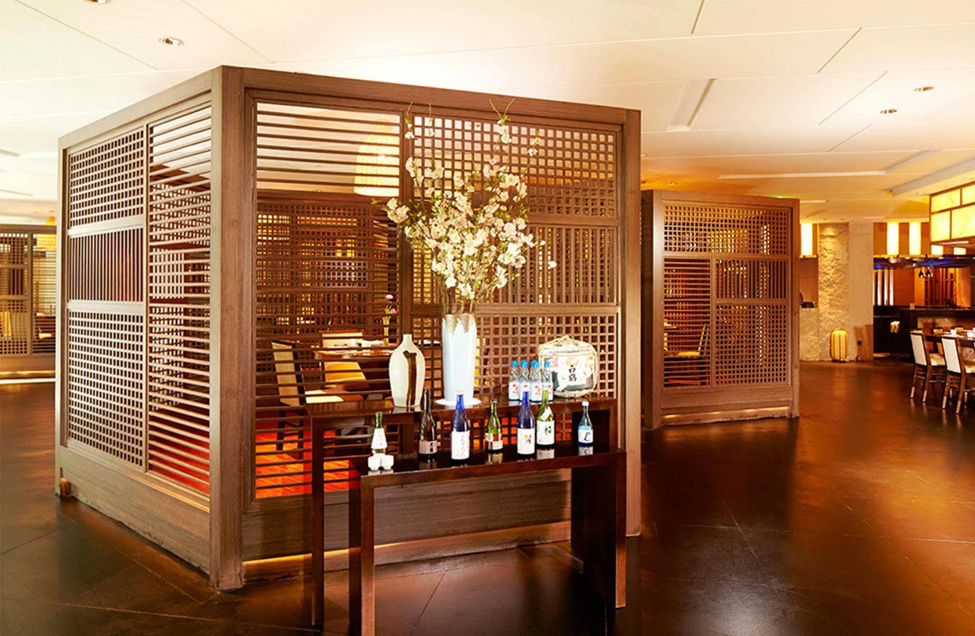 Hilton - Close To Lecong International Furniture Mall Foshan